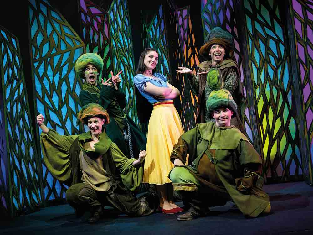 Familienmusical verwandelt die Stadthalle in Märchenwelt, Theater Liberi präsentiert Schneewittchen, das Musical, in Rheda Wiedenbrück