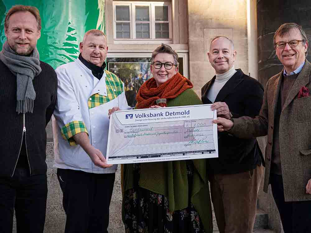 Landestheater Detmold, 1.000 Euro für die Ambulante Kinderarbeit und Jugendhospizarbeit Landestheater Detmold, 1.000 Euro für die Ambulante Kinderarbeit und Jugendhospizarbeit
