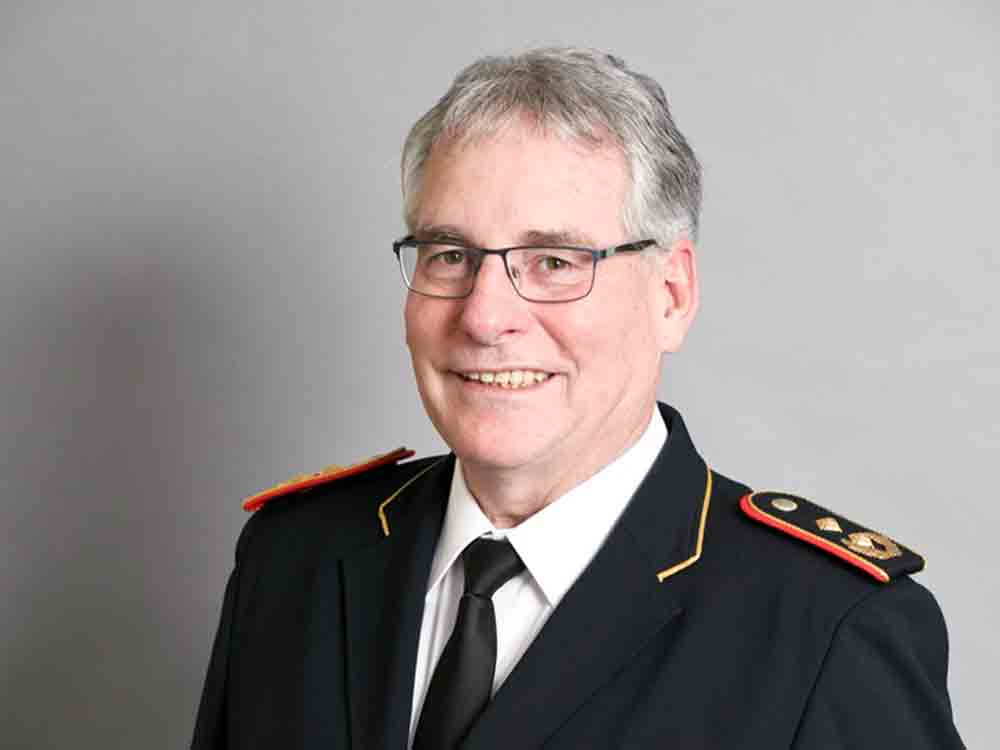 DFV Präsident: »Gewalt gegen Einsatzkräfte ist rigoros zu ahnden!«, Deutscher Feuerwehrverband verurteilt Übergriffe rund um den Jahreswechsel 2022/2023 DFV Präsident: »Gewalt gegen Einsatzkräfte ist rigoros zu ahnden!«, Deutscher Feuerwehrverband verurteilt Übergriffe rund um den Jahreswechsel 2022/2023