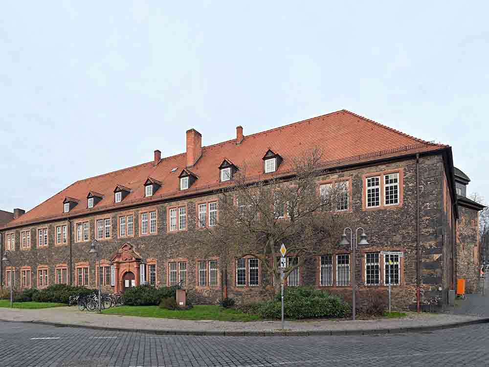 Hanau, Alte Kanzlei am Schlossplatz wird instandgesetzt, Konzept der »Wirtschaft im Hof« wird weiter entwickelt, Magistrat stimmt Instandsetzung der Kanzlei zu Hanau, Alte Kanzlei am Schlossplatz wird instandgesetzt, Konzept der »Wirtschaft im Hof« wird weiter entwickelt, Magistrat stimmt Instandsetzung der Kanzlei zu