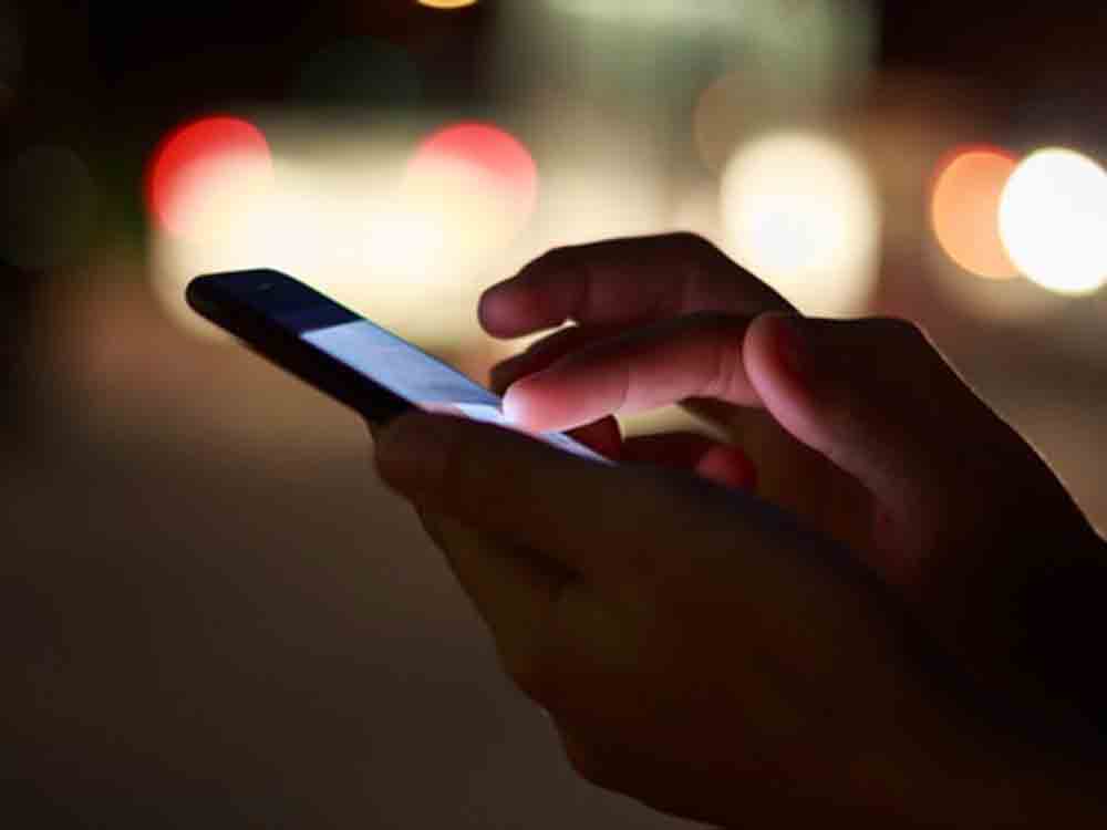 Achtung, Fake Anrufe, falsche Verbraucherschützer am Telefon, Kriminelle geben sich als Anwälte der Verbraucherzentrale NRW aus Achtung, Fake Anrufe, falsche Verbraucherschützer am Telefon, Kriminelle geben sich als Anwälte der Verbraucherzentrale NRW aus