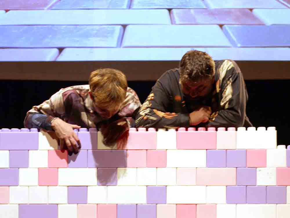 »Die Vierte Wand« im Theater Gütersloh, ein Stück für unsere Mütter und über Theater in unserem Leben, 11. und 12. Februar 2023 »Die Vierte Wand« im Theater Gütersloh, ein Stück für unsere Mütter und über Theater in unserem Leben, 11. und 12. Februar 2023