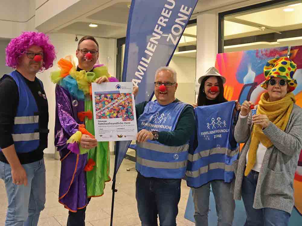 Rheda Wiedenbrück, familienfreundliche Zone für den Rosenmontagsumzug am 20. Februar 2023 Rheda Wiedenbrück, familienfreundliche Zone für den Rosenmontagsumzug am 20. Februar 2023