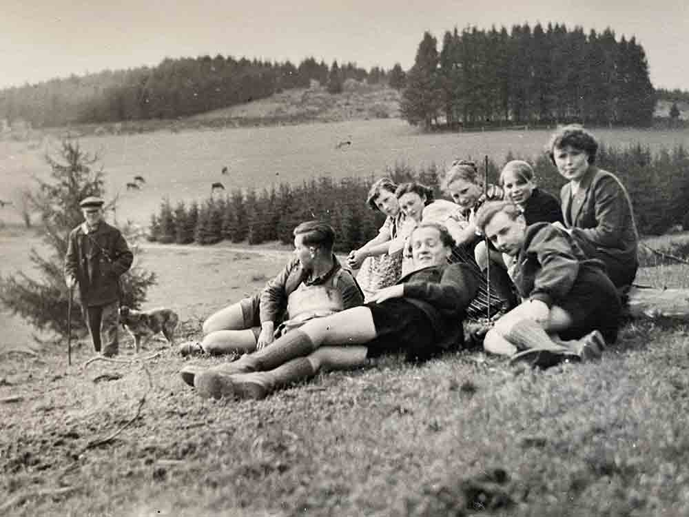 Sauerland Museum Arnsberg sucht »Wald Zeitzeugen«, Erinnerungen an den Sauerländer Wald, Sonderausstellung »Wunder Wald«, ab Ende April 2023 Sauerland Museum Arnsberg sucht »Wald Zeitzeugen«, Erinnerungen an den Sauerländer Wald, Sonderausstellung »Wunder Wald«, ab Ende April 2023