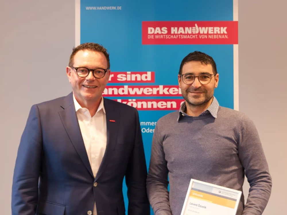 Persönlichkeiten im Handwerk, Levent Özcelik mit seiner Firma Huber Bau in Eppelheim zum Gründer des Monats im Dezember 2022 gekürt Persönlichkeiten im Handwerk, Levent Özcelik mit seiner Firma Huber Bau in Eppelheim zum Gründer des Monats im Dezember 2022 gekürt