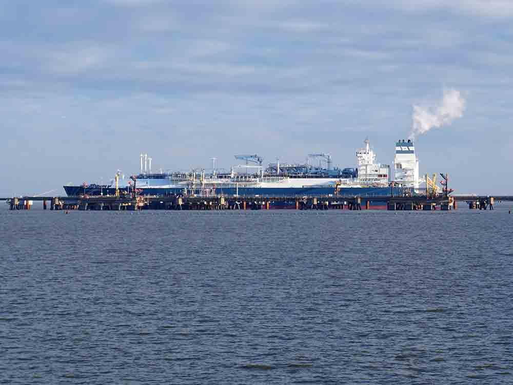 2. LNG Terminalschiff in Wilhelmshaven soll ohne Chlor Biozid auskommen: Deutsche Umwelthilfe fordert sofortige Nachrüstung des Schiffes Höegh Esperanza 2. LNG Terminalschiff in Wilhelmshaven soll ohne Chlor Biozid auskommen: Deutsche Umwelthilfe fordert sofortige Nachrüstung des Schiffes Höegh Esperanza