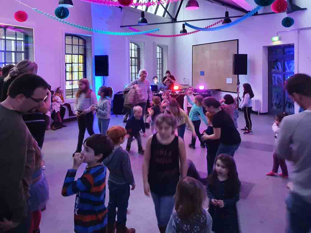 Gütersloh, Kinderdisco im Bürgerkiez, Spiel, Spaß und Disco für die Kleinsten: Weberei lädt zum Kids Club, 25. März 2023 Gütersloh, Kinderdisco im Bürgerkiez, Spiel, Spaß und Disco für die Kleinsten: Weberei lädt zum Kids Club, 25. März 2023