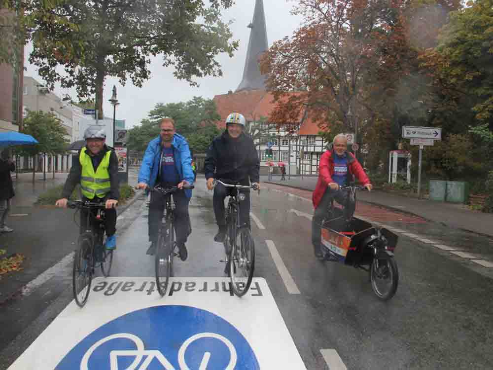 Gütersloh, Stadtverwaltung lehnt Überholverbot in der Dalkestraße, einer der Gütsler Fahrradstraßen, ab Gütersloh, Stadtverwaltung lehnt Überholverbot in der Dalkestraße, einer der Gütsler Fahrradstraßen, ab