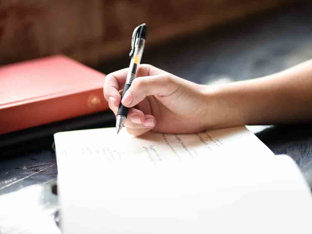 Orthographie in Wissenschaft und Gesellschaft. Jahrestagung des Leibniz-Instituts für Deutsche Sprache, 14. bis 16. März 2023 Orthographie in Wissenschaft und Gesellschaft. Jahrestagung des Leibniz-Instituts für Deutsche Sprache, 14. bis 16. März 2023