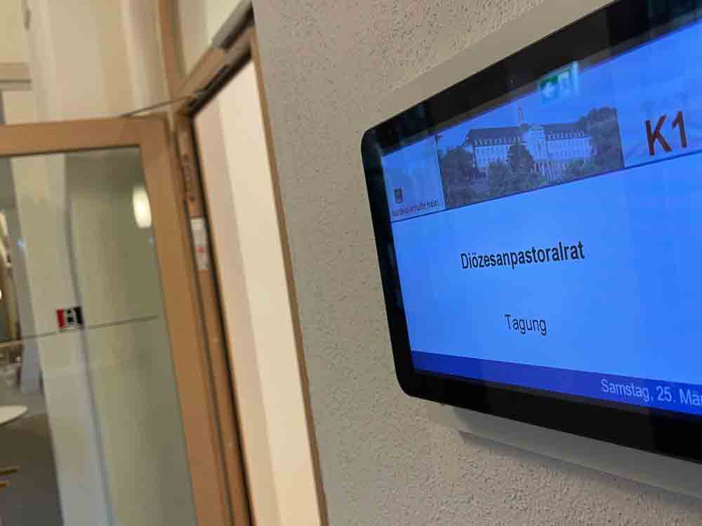 Neue Beratungsrunde zur Gemeindeleitung und zur Kölner Hochschule für Katholische Theologie (KHKT) Neue Beratungsrunde zur Gemeindeleitung und zur Kölner Hochschule für Katholische Theologie (KHKT)
