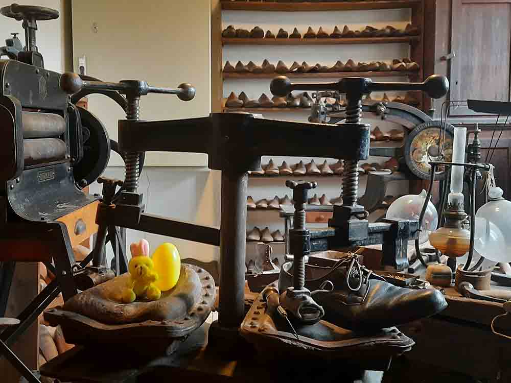 Im Museum sind die Hasen los, Suchspiel während der Osterferien für Familien mit Kindern im Lippischen Landesmuseum Detmold