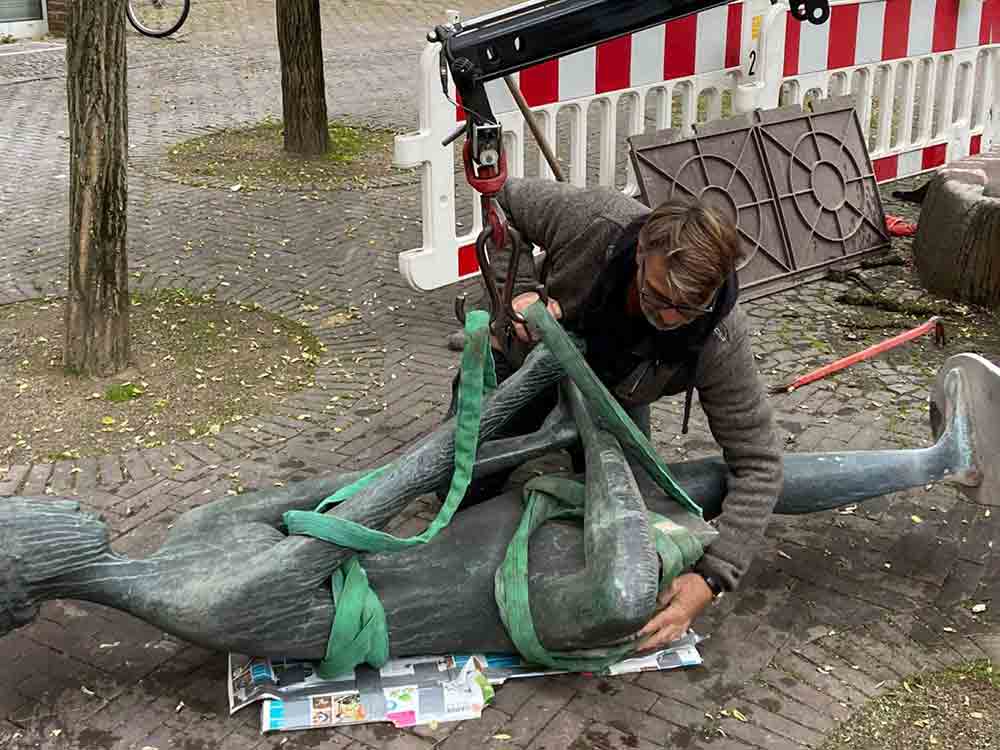 Gütersloh, die »Fußwaschende«, Diskriminierung der Spiekergasse, die Innenstadt als Museum – der Kunstkommentar