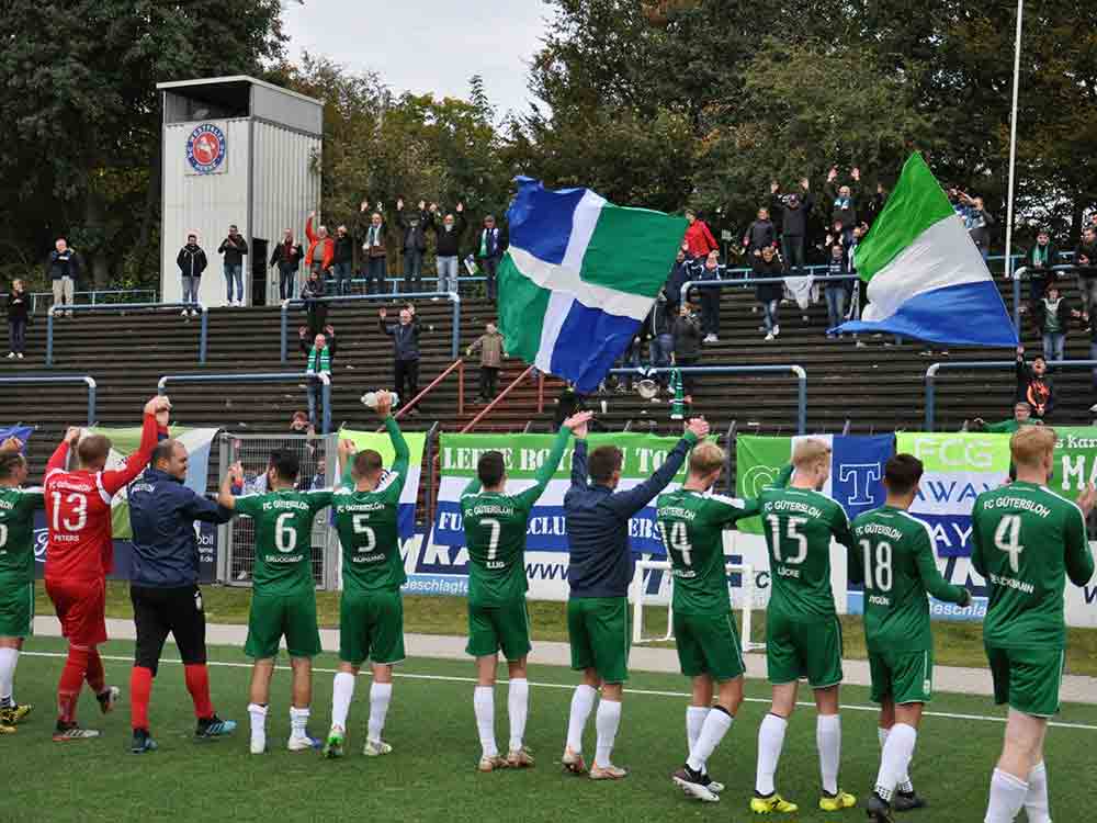 Fußball in Gütersloh, FCG Fanbus fährt bereits um 12 Uhr zum Preußenstadion in Münster, 2. April 2023