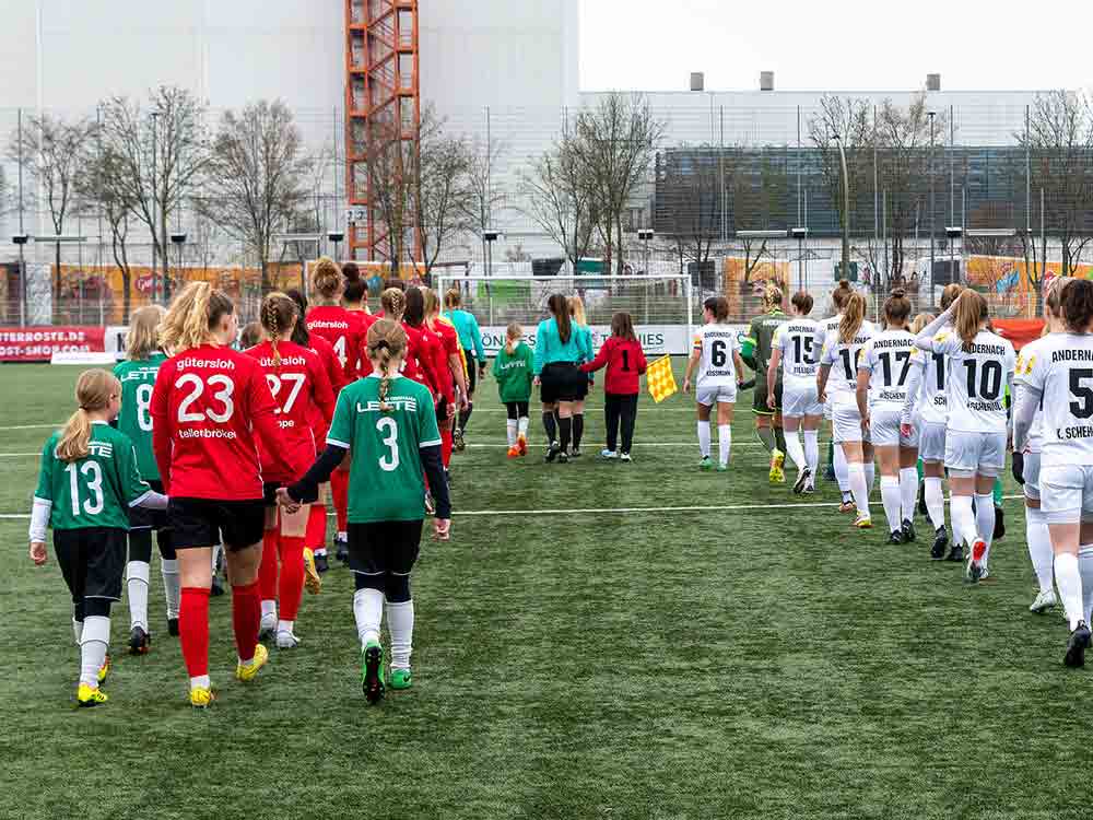 Fußball in Gütersloh, FSV Gütersloh sucht Einlaufkinder für Zweitligaspiel gegen den FC Ingolstadt, 16. April 2023 Fußball in Gütersloh, FSV Gütersloh sucht Einlaufkinder für Zweitligaspiel gegen den FC Ingolstadt, 16. April 2023
