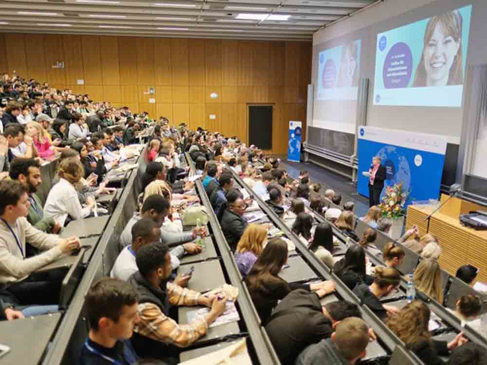 Thüringen und Rheinland Pfalz: Internationaler denn je, hohe Anteile internationaler Studenten auch in Sachsen und Sachsen Anhalt Thüringen und Rheinland Pfalz: Internationaler denn je, hohe Anteile internationaler Studenten auch in Sachsen und Sachsen Anhalt