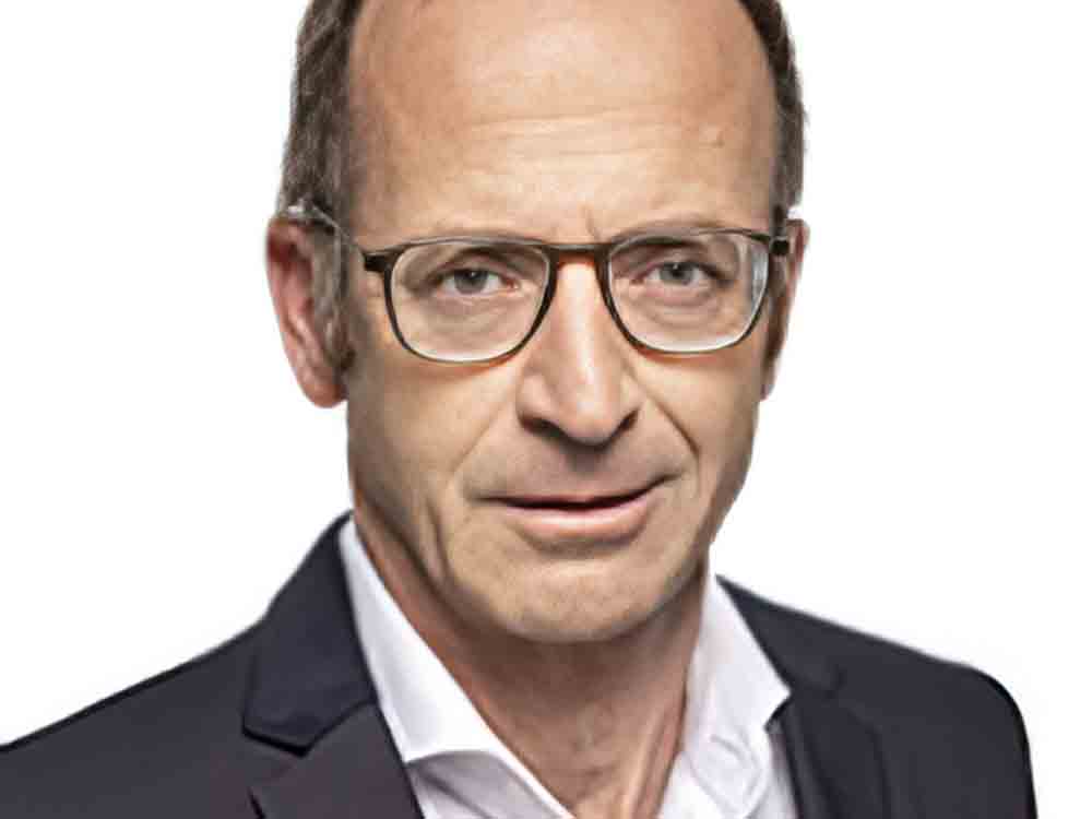 Zu langsam, nicht patientenorientiert, zu wenig Geld: bisherige Parkinsonpolitik gescheitert! Ankündigung zum Welt Parkinson Tag: jetzt helfen sich die Patienten selbst Zu langsam, nicht patientenorientiert, zu wenig Geld: bisherige Parkinsonpolitik gescheitert! Ankündigung zum Welt Parkinson Tag: jetzt helfen sich die Patienten selbst