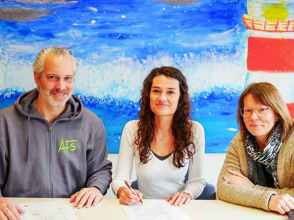 Erfolg: Respekt Coachin setzt Arbeit fort, Finanzierung von Stelle und Projekten an der Anne Frank Gesamtschule vorerst gesichert Erfolg: Respekt Coachin setzt Arbeit fort, Finanzierung von Stelle und Projekten an der Anne Frank Gesamtschule vorerst gesichert