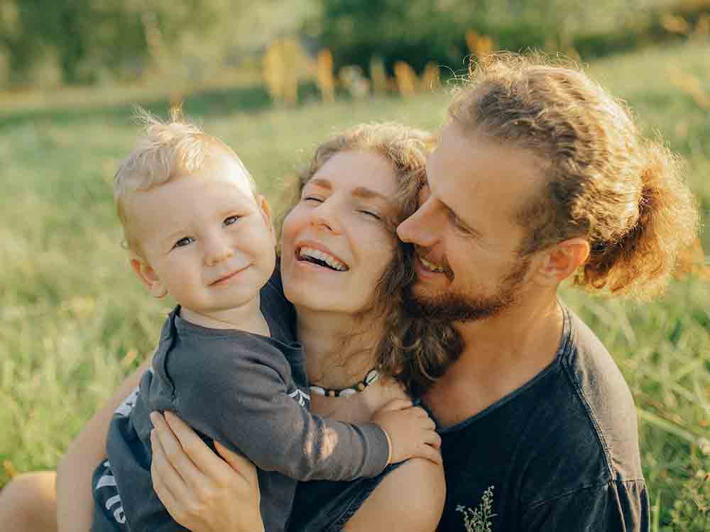 Familienberatung in Krisenzeiten setzt beim verbindenden Charakter zwischen Eltern und Kindern an