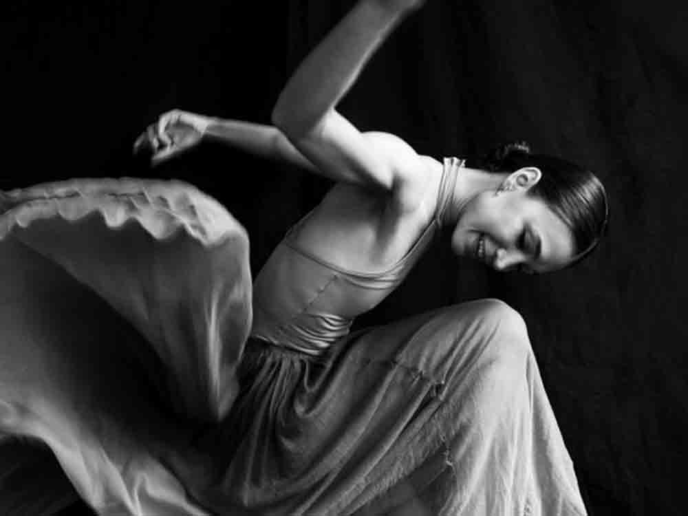 Alwin Maigler, »Nuancen«, Leica Galerie Stuttgart präsentiert faszinierende Schwarzweiß Aufnahmen des Stuttgarter Ballett Ensembles, bis 17. Juni 2023 Alwin Maigler, »Nuancen«, Leica Galerie Stuttgart präsentiert faszinierende Schwarzweiß Aufnahmen des Stuttgarter Ballett Ensembles, bis 17. Juni 2023