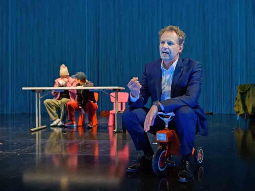 Theater Heilbronn, ein Mordsvergnügen, Krimikomödie »Achtsam morden« kommt auf die Bühne des Komödienhauses, 22. April 2023 Theater Heilbronn, ein Mordsvergnügen, Krimikomödie »Achtsam morden« kommt auf die Bühne des Komödienhauses, 22. April 2023