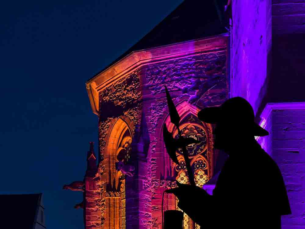 Gute Nacht der Kultur, Lemgos Nachtwächter führt durch die illuminierte Innenstadt, 13. Mai 2023 Gute Nacht der Kultur, Lemgos Nachtwächter führt durch die illuminierte Innenstadt, 13. Mai 2023