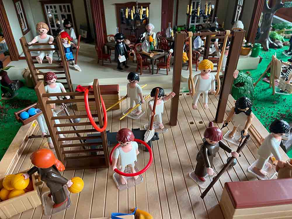 Große Playmobil Familien Ausstellung in geöffnet, mit Bahn, Bus, Auto oder Rad nach Hanau, noch bis 21. Juli 2023 Große Playmobil Familien Ausstellung in geöffnet, mit Bahn, Bus, Auto oder Rad nach Hanau, noch bis 21. Juli 2023