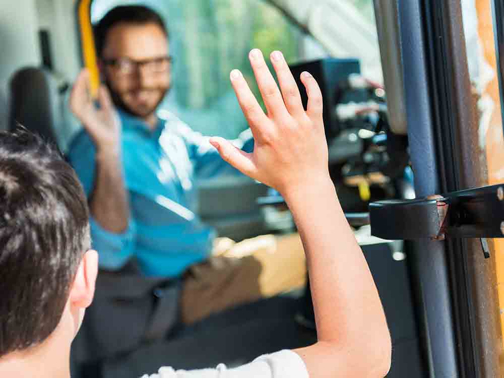 Beste Aussichten hinter dem Lenkrad eines Busses, kreisweiter Aktionstag für Neueinsteiger und Wiedereinsteiger am 3. Juni 2023 Beste Aussichten hinter dem Lenkrad eines Busses, kreisweiter Aktionstag für Neueinsteiger und Wiedereinsteiger am 3. Juni 2023