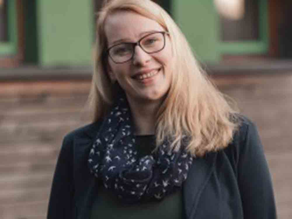 Babykursleiterin in Jaderberg erobert Elternherzen mit Gebärdensprache für Babys, Christina von Waaden Babykursleiterin in Jaderberg erobert Elternherzen mit Gebärdensprache für Babys, Christina von Waaden