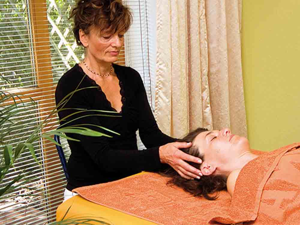 Anzeige: Gütersloh, Tri Yoga Flows, Ayurveda, Dagmar Kielinng, neue Praxis für Yoga und Ayurveda Massagen, 2007 Anzeige: Gütersloh, Tri Yoga Flows, Ayurveda, Dagmar Kielinng, neue Praxis für Yoga und Ayurveda Massagen, 2007