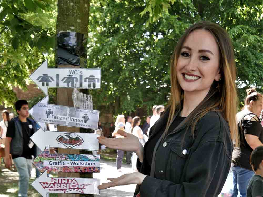 14. Jugendkulturfestival, Hip Hop, bunte Vielfalt der Gütsler Jugendszene und Jugendarbeit, beste Stimmung rund ums »Bauteil 5« 14. Jugendkulturfestival, Hip Hop, bunte Vielfalt der Gütsler Jugendszene und Jugendarbeit, beste Stimmung rund ums »Bauteil 5«