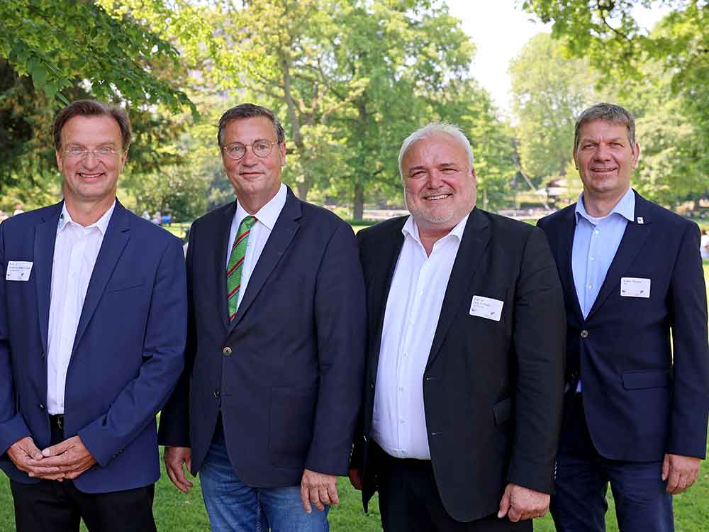 Moderne Zoos aktiv für OPA, Jahrestagung des Verbands der Zoologischen Gärten und erstes Zoo und Wildtier Forum Moderne Zoos aktiv für OPA, Jahrestagung des Verbands der Zoologischen Gärten und erstes Zoo und Wildtier Forum