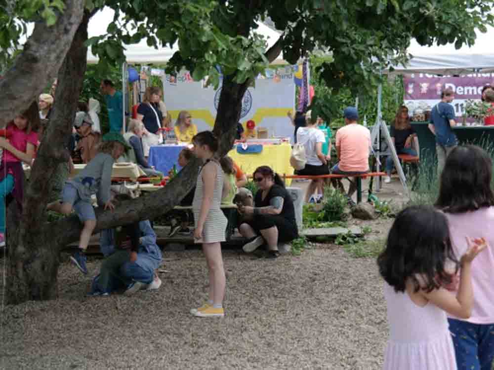 Vogelsbergkreis, Internationales Freundschaftsfest und Demokratiefest am 24. Juni 2023, die Netzwerkpartner »Demokratie leben« laden ein Vogelsbergkreis, Internationales Freundschaftsfest und Demokratiefest am 24. Juni 2023, die Netzwerkpartner »Demokratie leben« laden ein