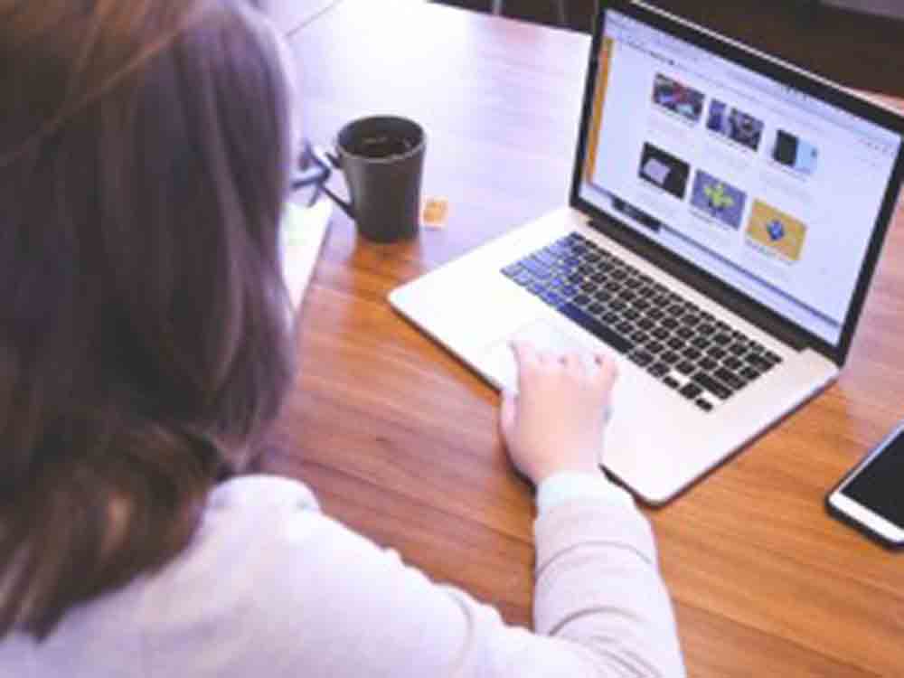 Tech Konzerne für irische Studenten zu uncool, laut Universum Studie verlagert sich ihr Fokus auf KMUs, Banken, Pharma und die Industrie