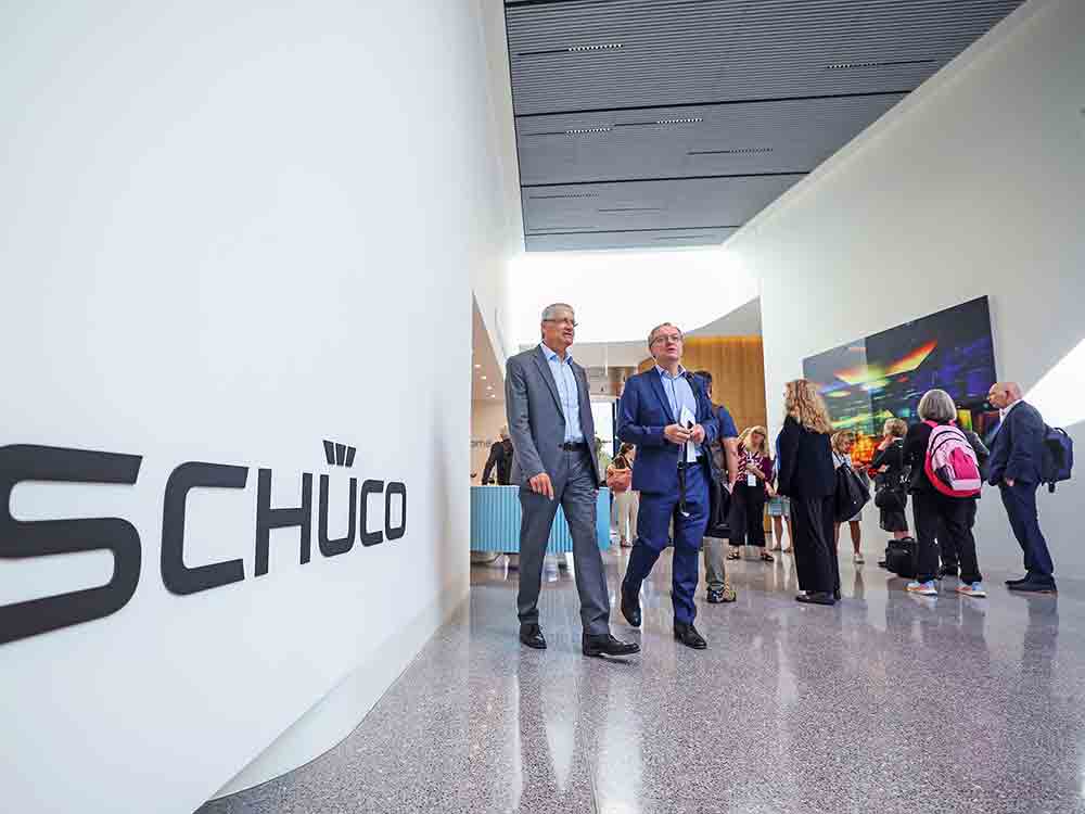 Nordamerikanische Hochschuldelegation bei Schüco, HSBI und CITEC: beeindruckt von praxisintegriertem Studium, Transfer und Nachhaltigkeit Nordamerikanische Hochschuldelegation bei Schüco, HSBI und CITEC: beeindruckt von praxisintegriertem Studium, Transfer und Nachhaltigkeit