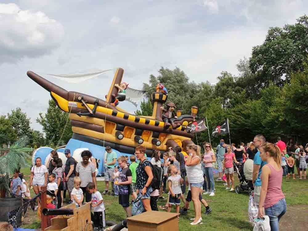 Kleine Piraten erobern den Gartenschaupark Rietberg, buntes Familienfest mit Kinderkonzerten steigt am 2. Juli 2023 Kleine Piraten erobern den Gartenschaupark Rietberg, buntes Familienfest mit Kinderkonzerten steigt am 2. Juli 2023