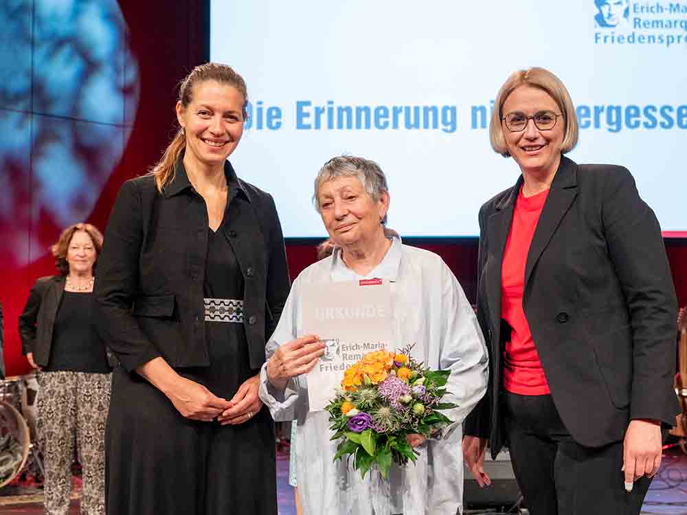 Osnabrück, feierliche Übergabe des Erich Maria Remarque Friedenspreises an Schriftstellerin Ljudmila Ulitzkaja Osnabrück, feierliche Übergabe des Erich Maria Remarque Friedenspreises an Schriftstellerin Ljudmila Ulitzkaja