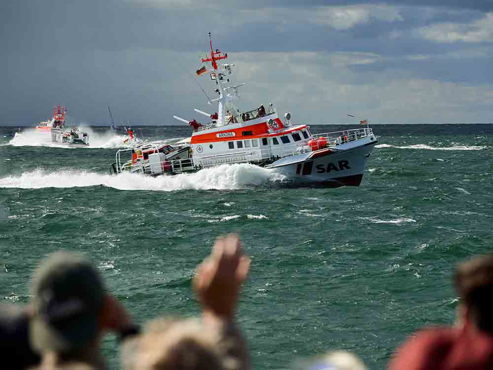 DGZRS lädt zum 25. Tag der Seenotretter ein, beliebter Aktionstag am 30. Juli 2023 auf vielen Stationen an Nordsee und Ostsee DGZRS lädt zum 25. Tag der Seenotretter ein, beliebter Aktionstag am 30. Juli 2023 auf vielen Stationen an Nordsee und Ostsee
