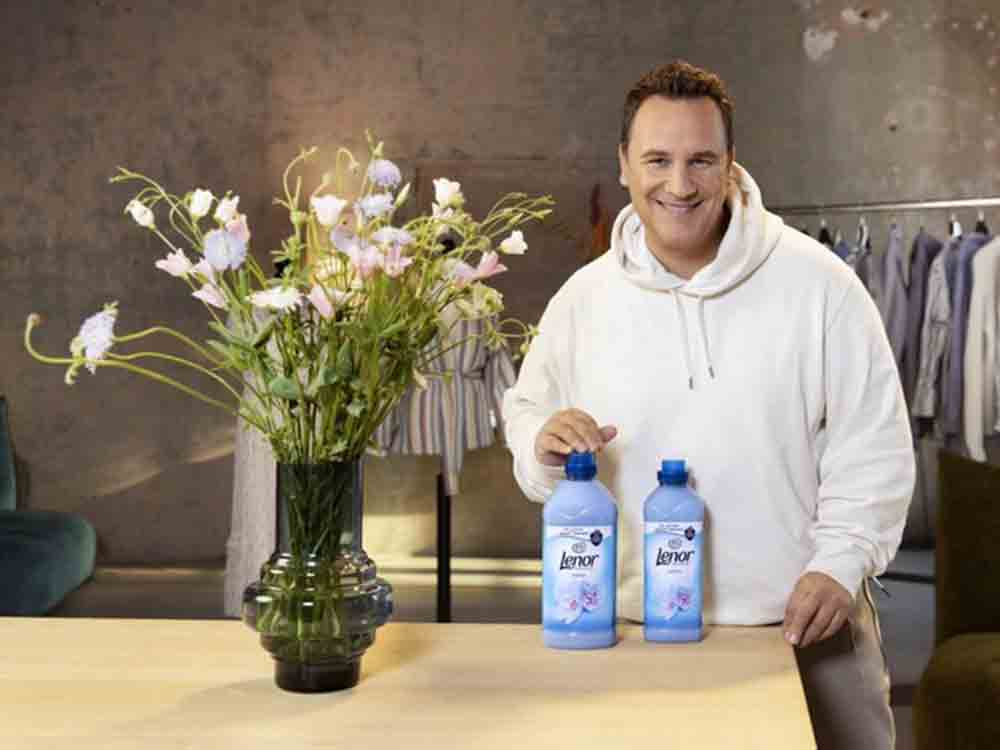 Lenor, heute ist Tag des Duftes: Wie Düfte unser Wohlbefinden beeinflussen, Wäschepflegetipps von Guido Maria Kretschmer für ein 12 Stunden Frischeerlebnis Lenor, heute ist Tag des Duftes: Wie Düfte unser Wohlbefinden beeinflussen, Wäschepflegetipps von Guido Maria Kretschmer für ein 12 Stunden Frischeerlebnis