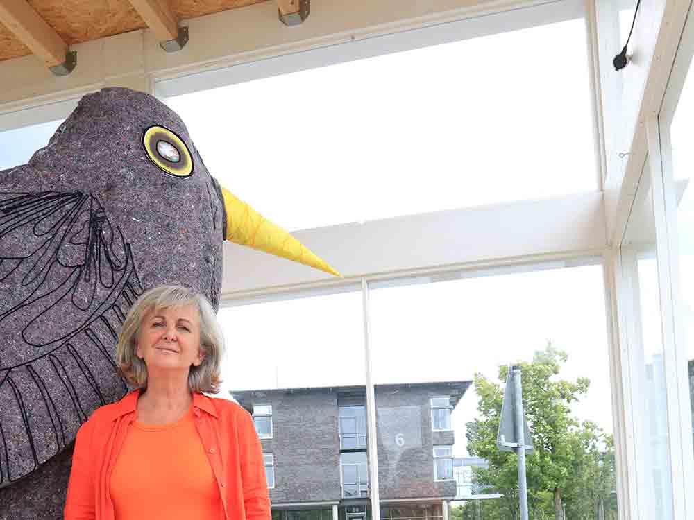 Ausstellung im Kunstpavillon, ein Vogel als Schrei der Rebellion, 1. bis 31. Juli 2023 am Kreishaus Gütersloh