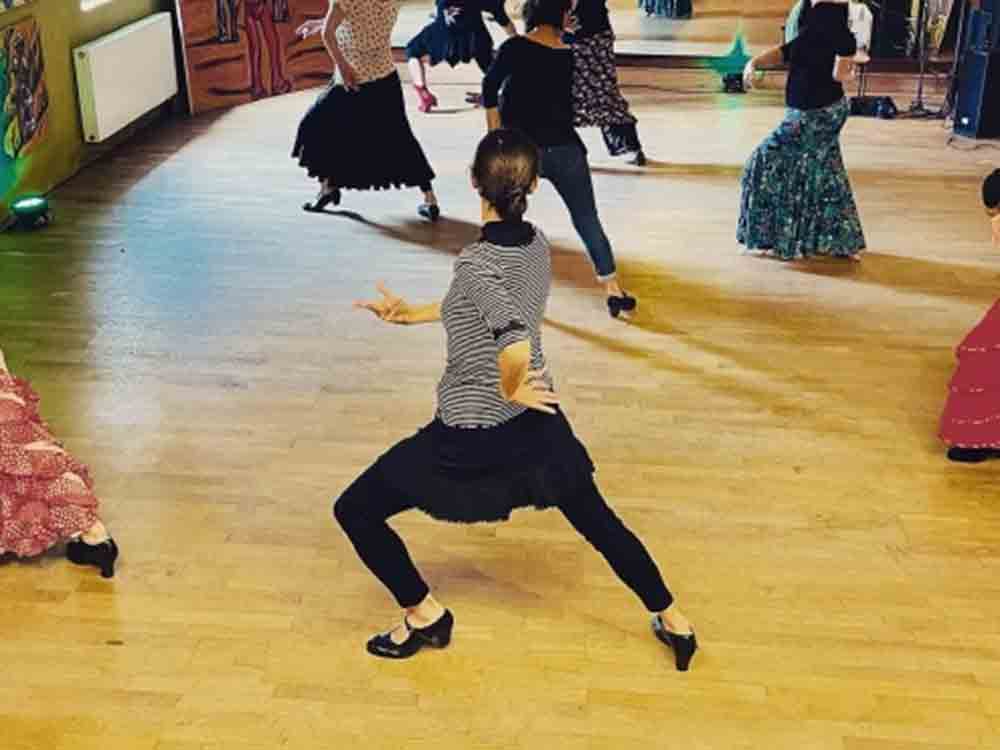Kulturgewächshaus Birkenried, Flamenco Tanz mit Ari la Chispa aus Berlin, Workshop am 15. und 16. Juli 2023 Kulturgewächshaus Birkenried, Flamenco Tanz mit Ari la Chispa aus Berlin, Workshop am 15. und 16. Juli 2023