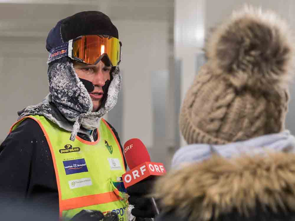 Weltrekordversuch: 42,195 Kilometer Eis Marathon bei minus 28 Grad Kälte – Härtetest für Peeroton Sportsdrink Weltrekordversuch: 42,195 Kilometer Eis Marathon bei minus 28 Grad Kälte – Härtetest für Peeroton Sportsdrink