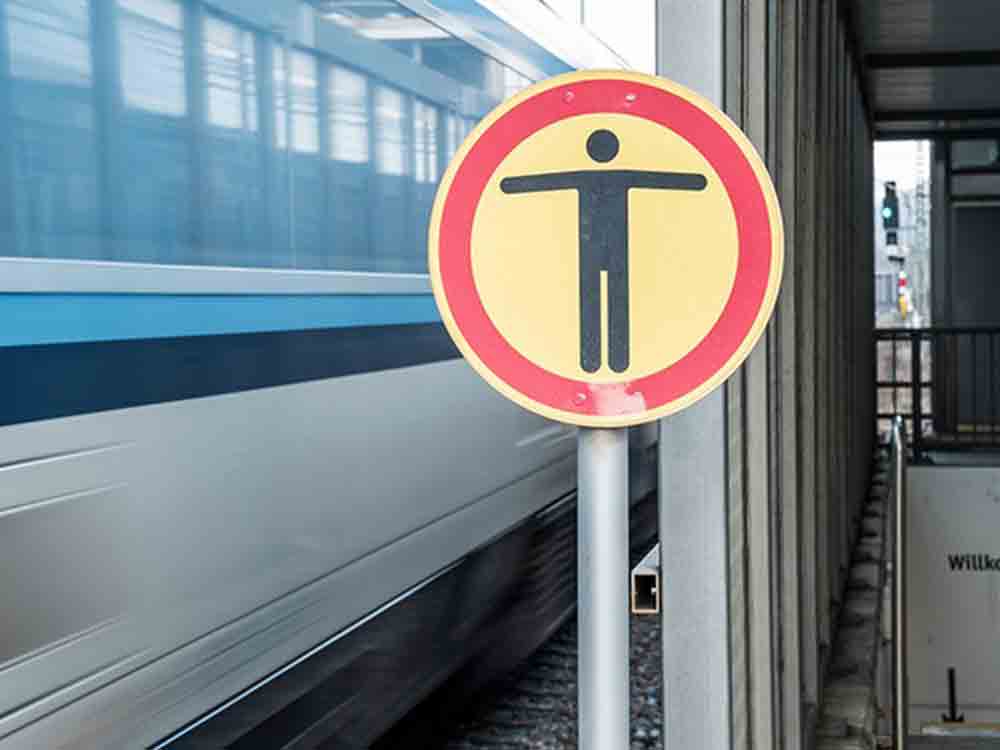 Bundespolizeiinspektion Erfurt, bisher unbekannte Personen legen Steine auf Schnellfahrstrecke zwischen Erfurt und Halle an der Saale Bundespolizeiinspektion Erfurt, bisher unbekannte Personen legen Steine auf Schnellfahrstrecke zwischen Erfurt und Halle an der Saale