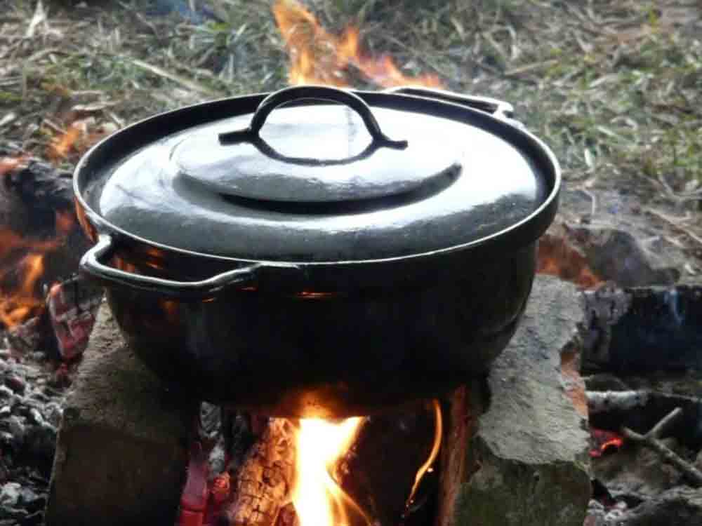 Rietberg: Leben wie einst in der freien Natur, Grünes Klassenzimmer bietet Wildniscamp für Familien an, 5. August 2023 Rietberg: Leben wie einst in der freien Natur, Grünes Klassenzimmer bietet Wildniscamp für Familien an, 5. August 2023
