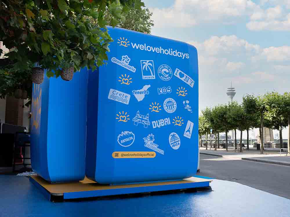 Von London nach Düsseldorf: Online Reiseanbieter &raquo;weloveholidays&laquo; startet in Deutschland mit einem XXL Koffer in der Landeshauptstadt