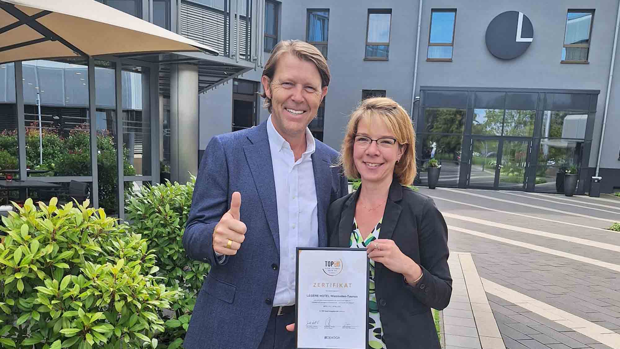 Renommierte Auszeichnungen: Légère Hotel Taunusstein als eines der besten Tagungshotels in Deutschland und als Top Ausbildungsbetrieb prämiert Renommierte Auszeichnungen: Légère Hotel Taunusstein als eines der besten Tagungshotels in Deutschland und als Top Ausbildungsbetrieb prämiert