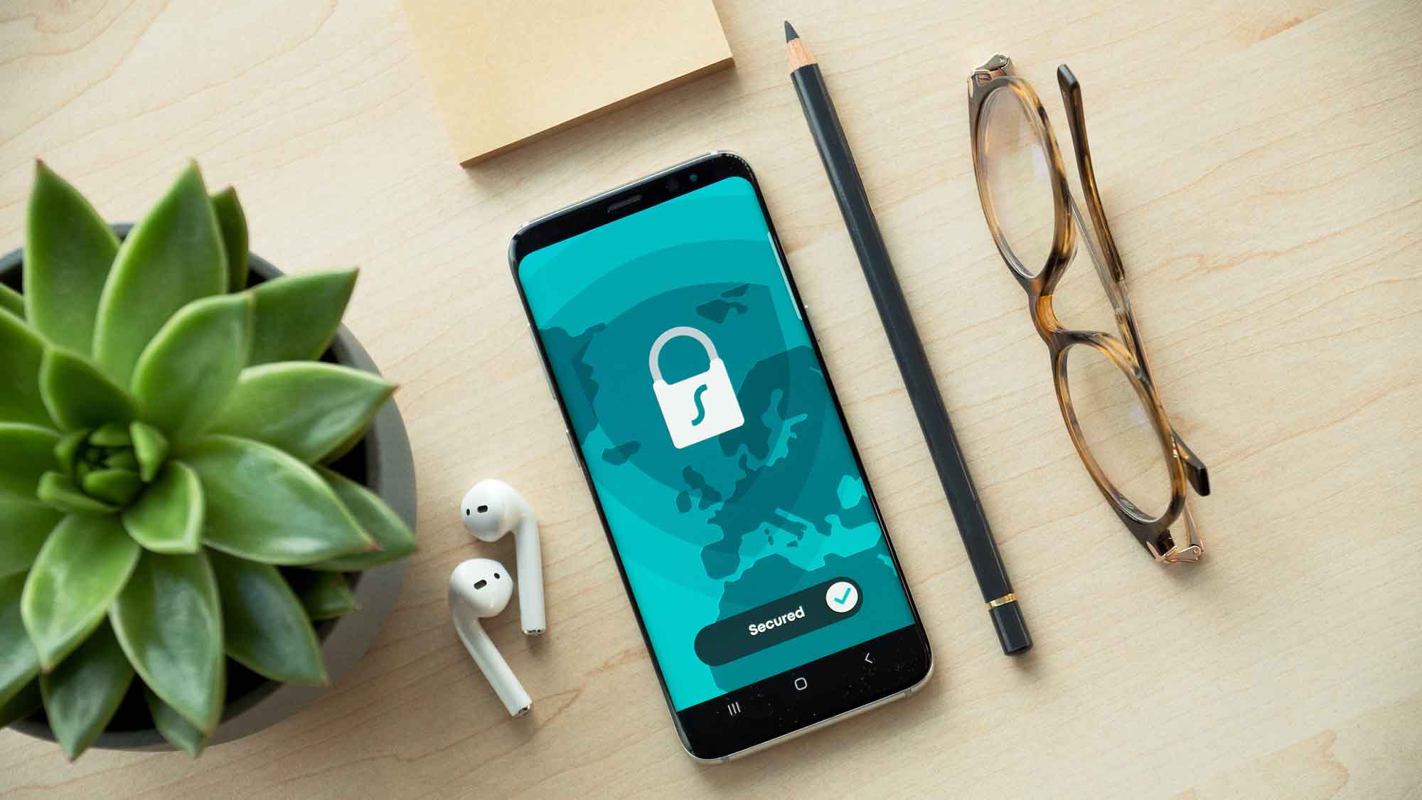 Wächter des Cyberspace: Wie sich jeder gegen Cyberkriminalität wehren und die Privatsphäre ohne Big Tech Giganten schützen kann Wächter des Cyberspace: Wie sich jeder gegen Cyberkriminalität wehren und die Privatsphäre ohne Big Tech Giganten schützen kann