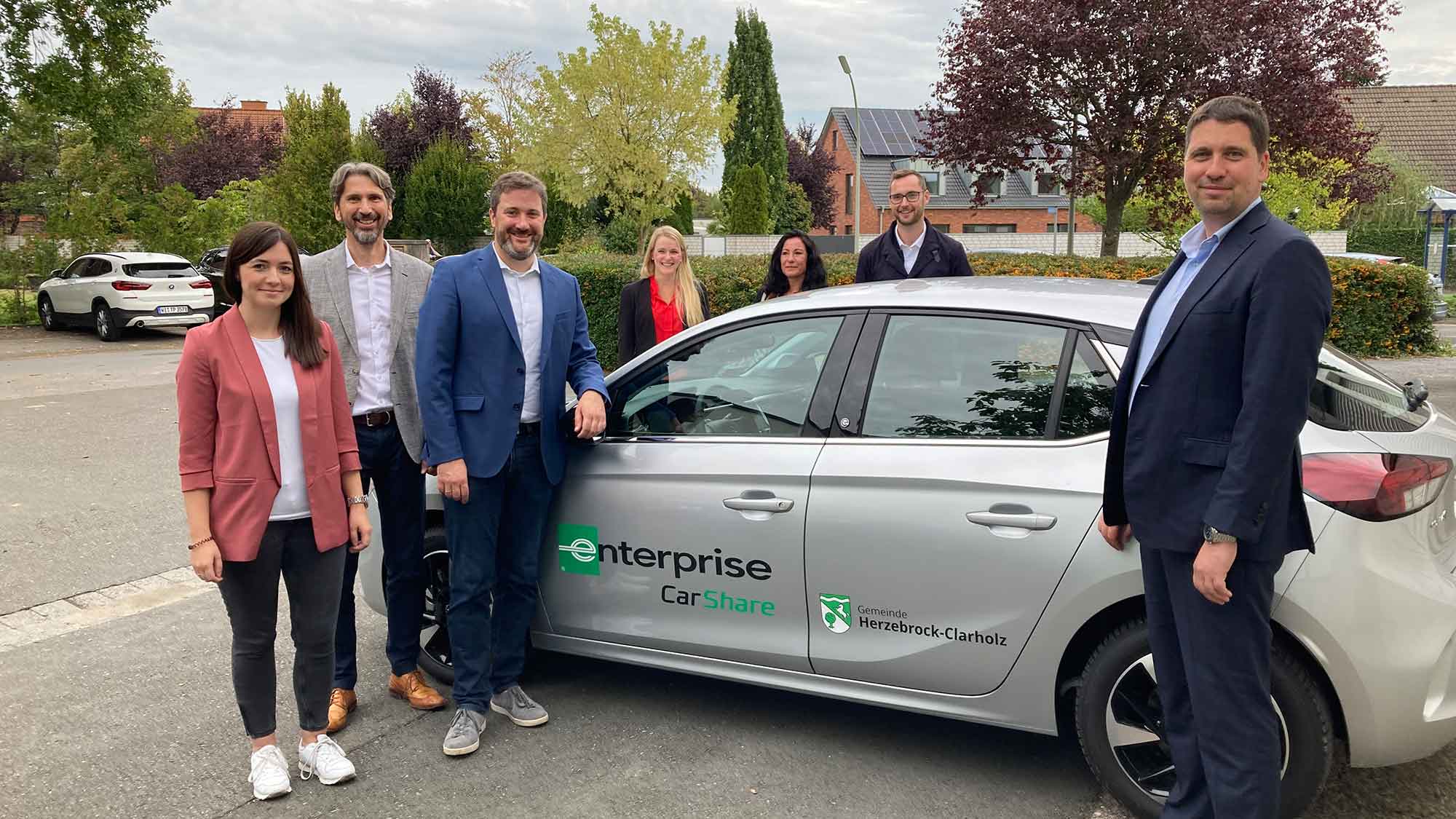 Gemeinde Herzebrock Clarholz und Mobilitätsdienstleister Enterprise starten Pilotprojekt zur geteilten Elektromobilität Gemeinde Herzebrock Clarholz und Mobilitätsdienstleister Enterprise starten Pilotprojekt zur geteilten Elektromobilität