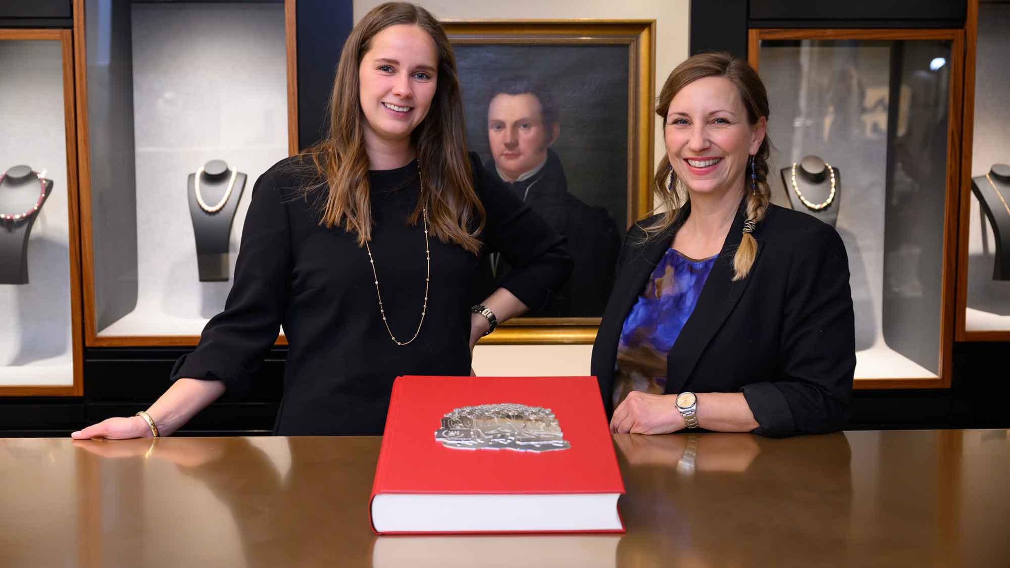 »Book of Peace« liegt zur Unterschrift für den Frieden im Historischen Rathaus aus »Book of Peace« liegt zur Unterschrift für den Frieden im Historischen Rathaus aus