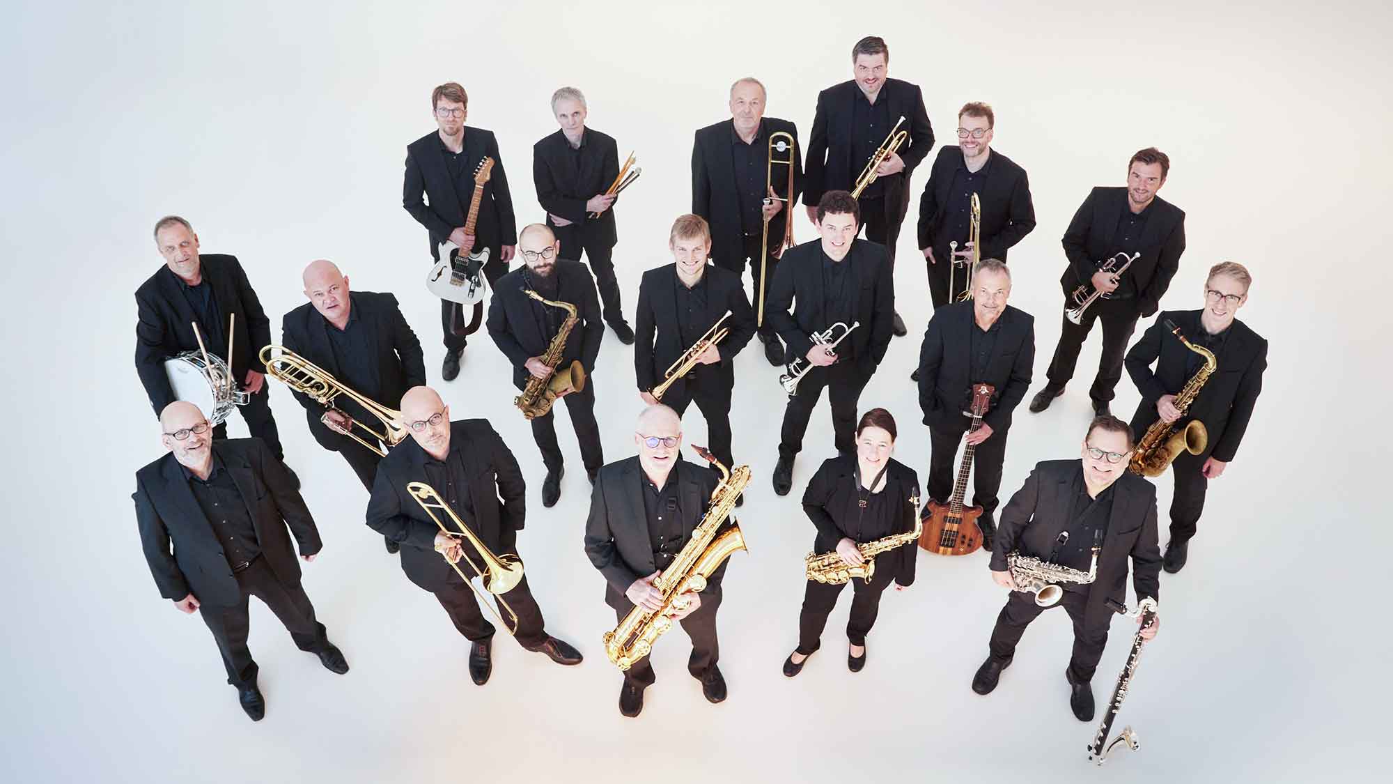 Jazzorchester OWL, »Groovin’ High« – großer Sound mit Oliver Groenewald und Jazzensembles aus OWL, 19. November 2023 Jazzorchester OWL, »Groovin’ High« – großer Sound mit Oliver Groenewald und Jazzensembles aus OWL, 19. November 2023