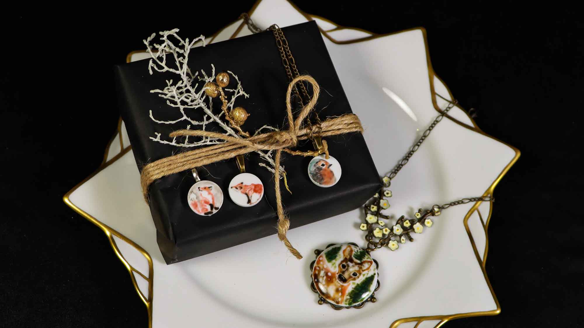Schmuck aus Porzellan – Porzellanmalworkshop im Museum Schloss Fürstenberg, 2. November 2023 Schmuck aus Porzellan – Porzellanmalworkshop im Museum Schloss Fürstenberg, 2. November 2023